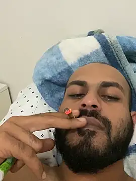 Snapshot of islandvybee55 chatting on 02.02.25 islandvybee55 online show from 02.02.25