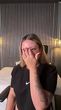 MiaPetit  online show from 12.19.25