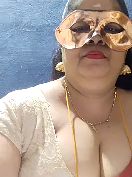 Snapshot of tamilthanushri chatting on 10.31.25 tamilthanushri online show from 10.31.25