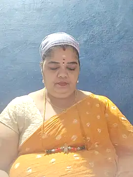 Snapshot of tamilthanushri chatting on 11.11.25 tamilthanushri online show from 11.11.25