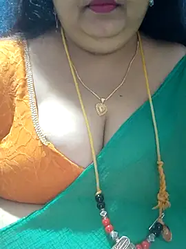 Snapshot of tamilthanushri chatting on 11.13.25 tamilthanushri online show from 11.13.25