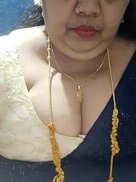 Snapshot of tamilthanushri chatting on 11.29.25 tamilthanushri online show from 11.29.25