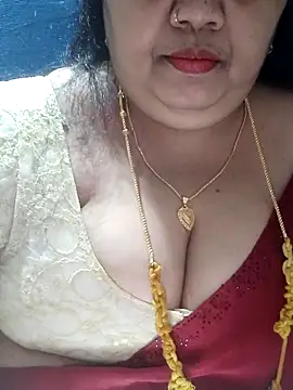 Snapshot of tamilthanushri chatting on 11.29.25 tamilthanushri online show from 11.29.25