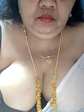 Snapshot of tamilthanushri chatting on 12.02.25 tamilthanushri online show from 12.02.25