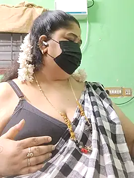Snapshot of tamilthanushri chatting on 07.11.26 tamilthanushri online show from 07.11.26
