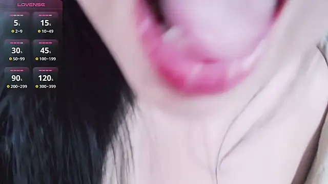 Snapshot of CN-Lily chatting on 11.24.25 CN-Lily online show from 11.24.25