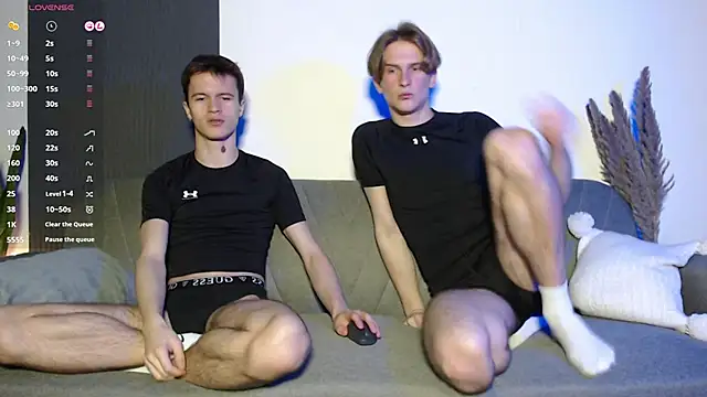 Snapshot of _whitenight_ chatting on 12.04.24 whitenight online show from 12.04.24