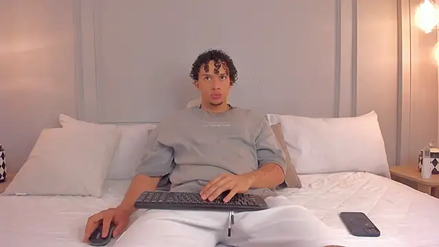 Snapshot of Dominick_star chatting on 12.02.25 Dominick star online show from 12.02.25