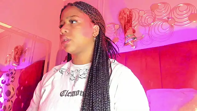 Sofi Fox  online show from 07.10.26