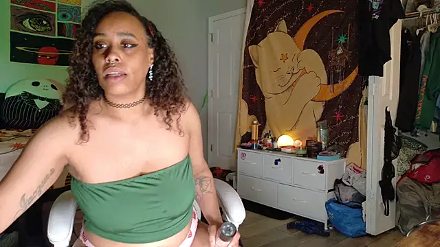 Snapshot of loveluna8 chatting on 02.23.25 loveluna8 online show from 02.23.25