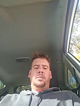 Snapshot of Titanhoott chatting on 10.30.25 Titanhoott online show from 10.30.25