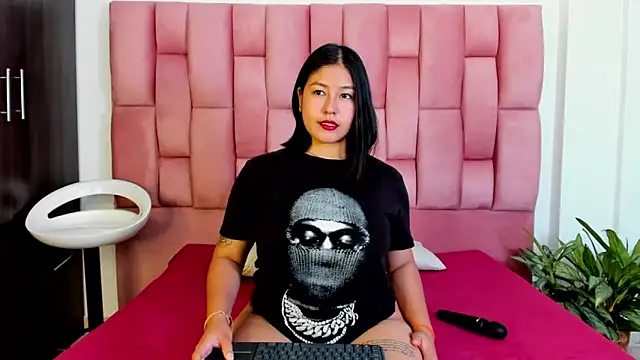 EmmaRossem online show from 01.08.25