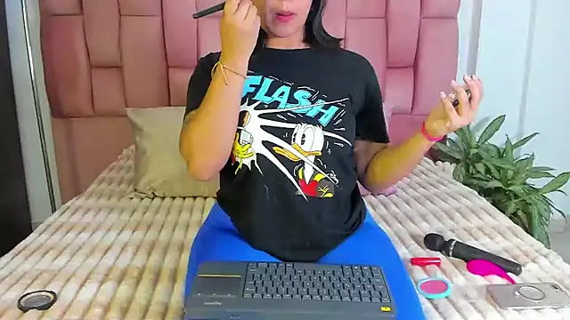 EmmaRossem online show from 02.07.25