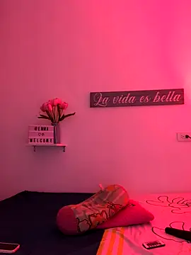 EmmaRossem online show from 10.15.25