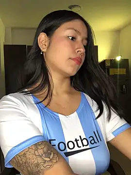 Snapshot of EmmaRossem chatting on 12.20.25 EmmaRossem online show from 12.20.25