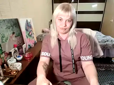 Snapshot of Lia_Laguna77 chatting on 07.28.26 Lia Laguna77 online show from 07.28.26