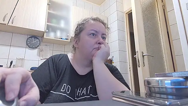 Snapshot of melissaBlessing chatting on 02.15.25 melissaBlessing online show from 02.15.25