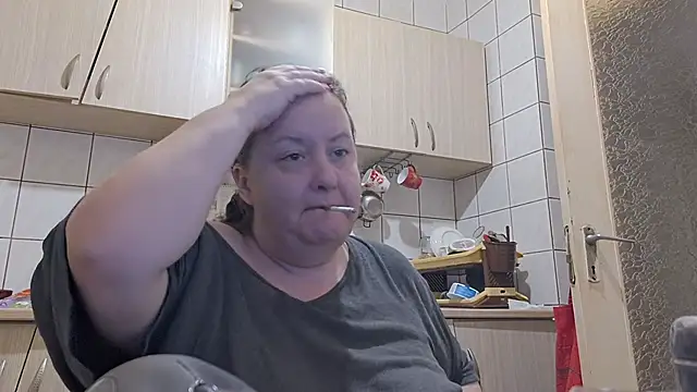 Snapshot of melissaBlessing chatting on 10.12.25 melissaBlessing online show from 10.12.25