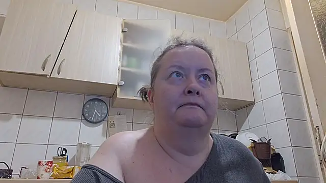 Snapshot of melissaBlessing chatting on 12.15.25 melissaBlessing online show from 12.15.25