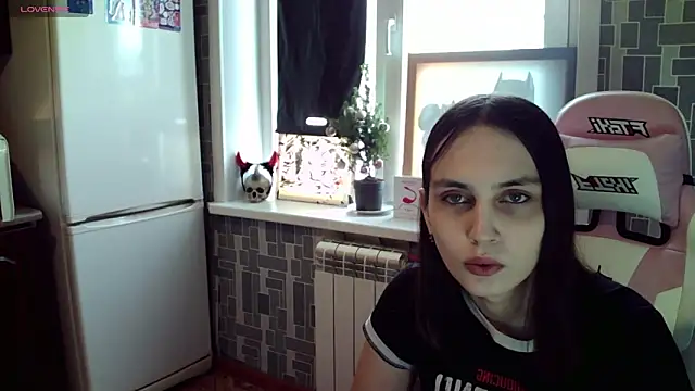 Snapshot of BlackHe4rts_ chatting on 01.13.25 BlackHe4rts  online show from 01.13.25