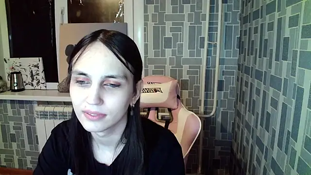 Snapshot of BlackHe4rts_ chatting on 10.03.25 BlackHe4rts  online show from 10.03.25