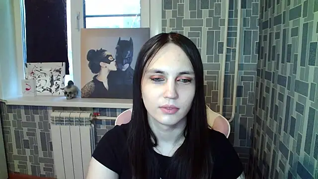 Snapshot of BlackHe4rts_ chatting on 10.31.25 BlackHe4rts  online show from 10.31.25