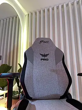 carolynnetrujillo online show from 12.04.25