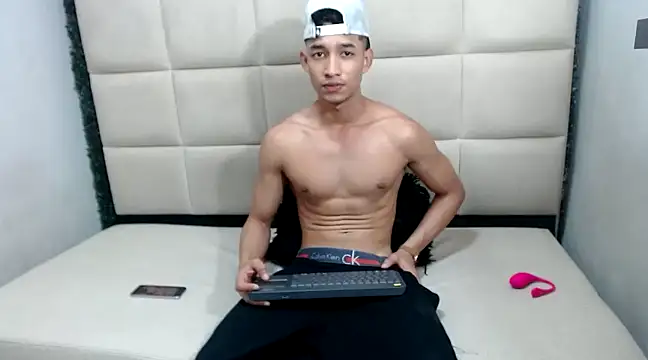 jose sexycumm online show from 12.24.24