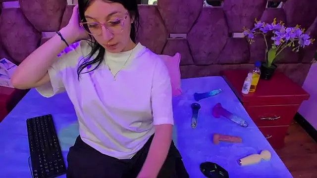 Snapshot of Katty_Queen chatting on 11.27.25 Katty Queen online show from 11.27.25