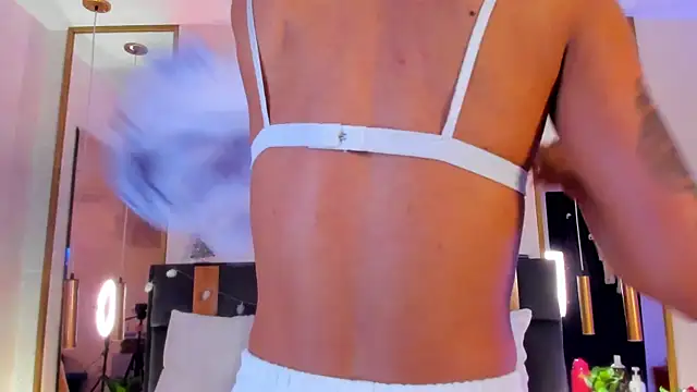 GabyPetit online show from 11.18.25