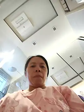 Snapshot of doggiepossession chatting on 01.08.26 doggiepossession online show from 01.08.26