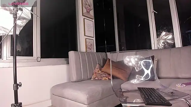 Megan Lim online show from 02.11.25