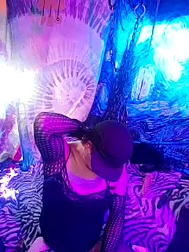 Snapshot of Boo-boo_kittyfux chatting on 12.11.24 Boo-boo kittyfux online show from 12.11.24