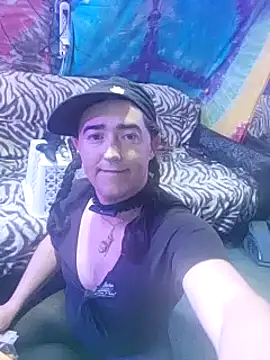 Snapshot of Boo-boo_kittyfux chatting on 01.14.25 Boo-boo kittyfux online show from 01.14.25