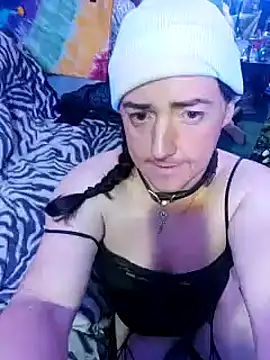 Snapshot of Boo-boo_kittyfux chatting on 01.15.25 Boo-boo kittyfux online show from 01.15.25