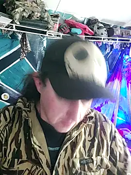 Snapshot of Boo-boo_kittyfux chatting on 10.23.25 Boo-boo kittyfux online show from 10.23.25