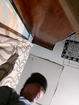 Snapshot of Boo-boo_kittyfux chatting on 11.04.25 Boo-boo kittyfux online show from 11.04.25