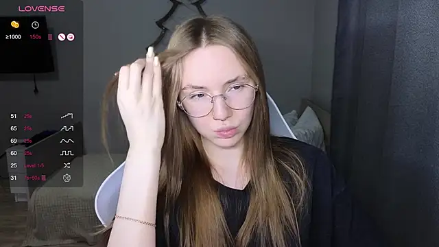 Snapshot of littlevildevil chatting on 02.03.26 littlevildevil online show from 02.03.26