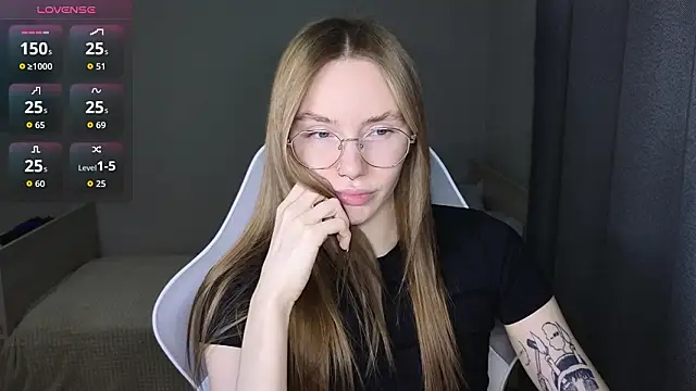 Snapshot of littlevildevil chatting on 02.07.26 littlevildevil online show from 02.07.26