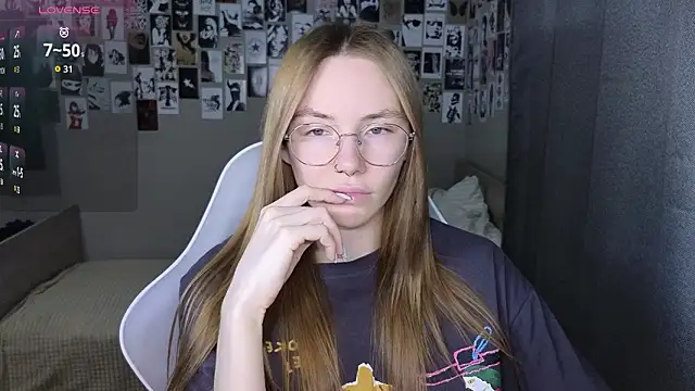 Snapshot of littlevildevil chatting on 02.23.26 littlevildevil online show from 02.23.26