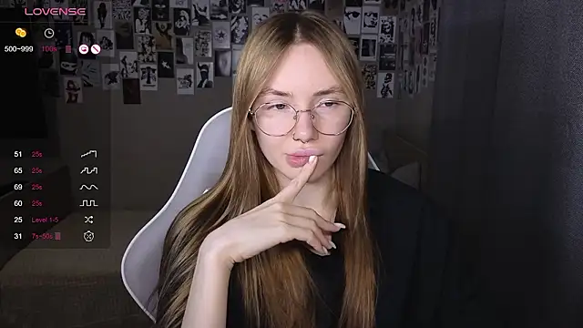 Snapshot of littlevildevil chatting on 03.15.26 littlevildevil online show from 03.15.26