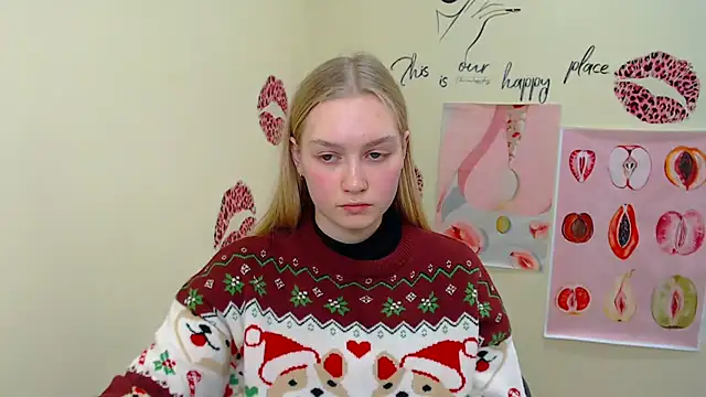 Snapshot of MademoiselleCl chatting on 02.15.25 MademoiselleCl online show from 02.15.25