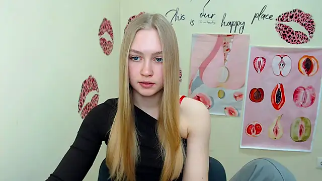 Snapshot of MademoiselleCl chatting on 03.15.25 MademoiselleCl online show from 03.15.25