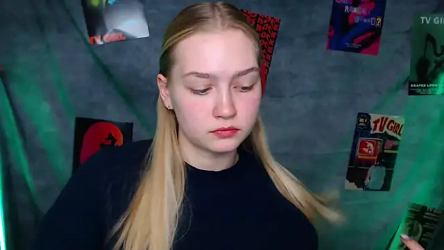 Snapshot of MademoiselleCl chatting on 11.09.25 MademoiselleCl online show from 11.09.25