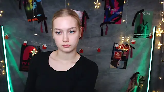 Snapshot of MademoiselleCl chatting on 02.01.26 MademoiselleCl online show from 02.01.26