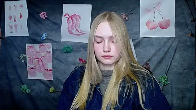 Snapshot of MademoiselleCl chatting on 03.10.26 MademoiselleCl online show from 03.10.26