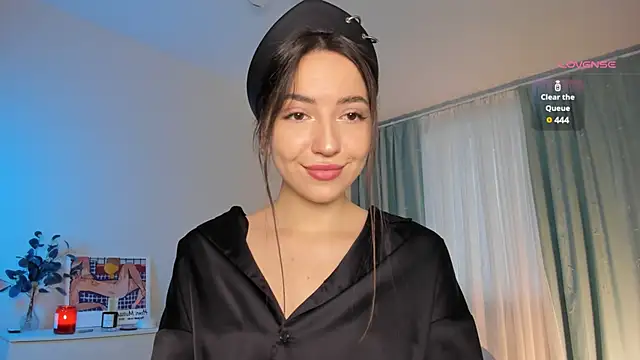 Oh My Dianee online show from 01.10.25