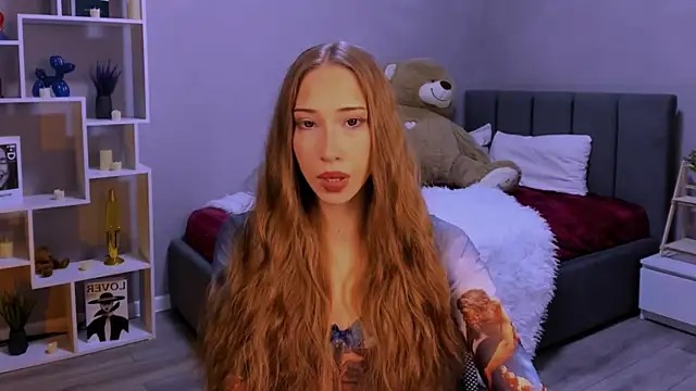 Snapshot of AlexaHarmon chatting on 11.20.25 AlexaHarmon online show from 11.20.25