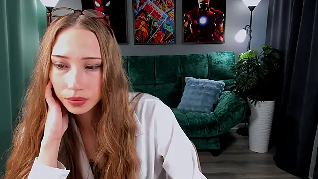 Snapshot of AlexaHarmon chatting on 12.03.25 AlexaHarmon online show from 12.03.25