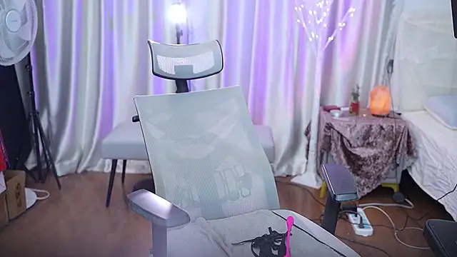 Snapshot of nono_babyy chatting on 02.13.26 nono babyy online show from 02.13.26